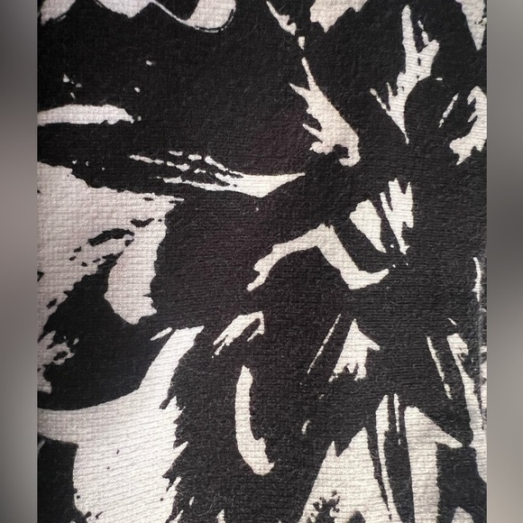 Ann Taylor brand pencil straight skirt size 4. - Picture 4 of 4